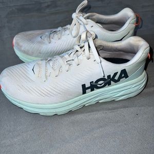 Womens hoka rincon 3, gently worn